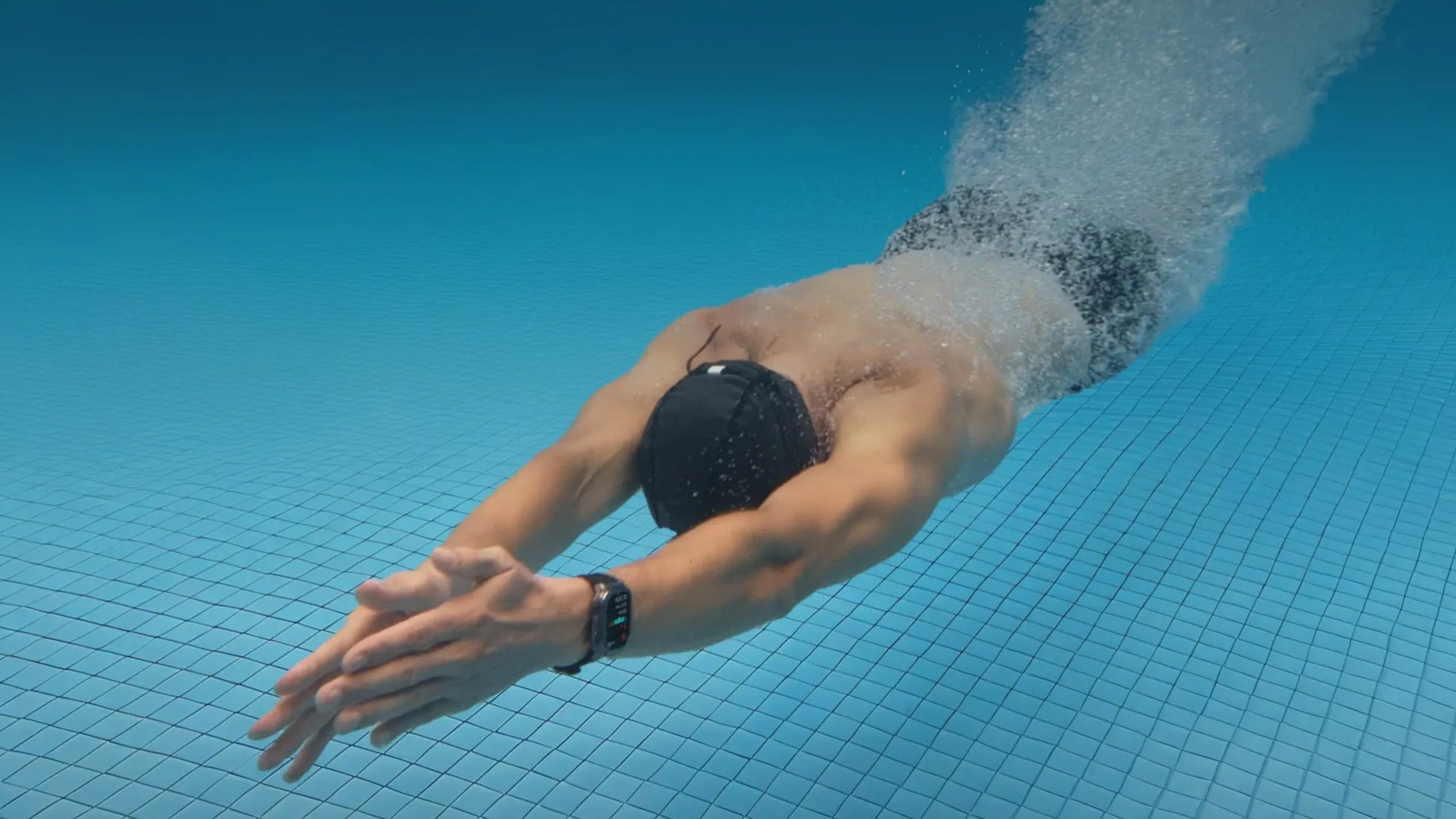 Touchscreen vs. Buttons: Why the Swimming Smartwatch Needs Physical Controls
