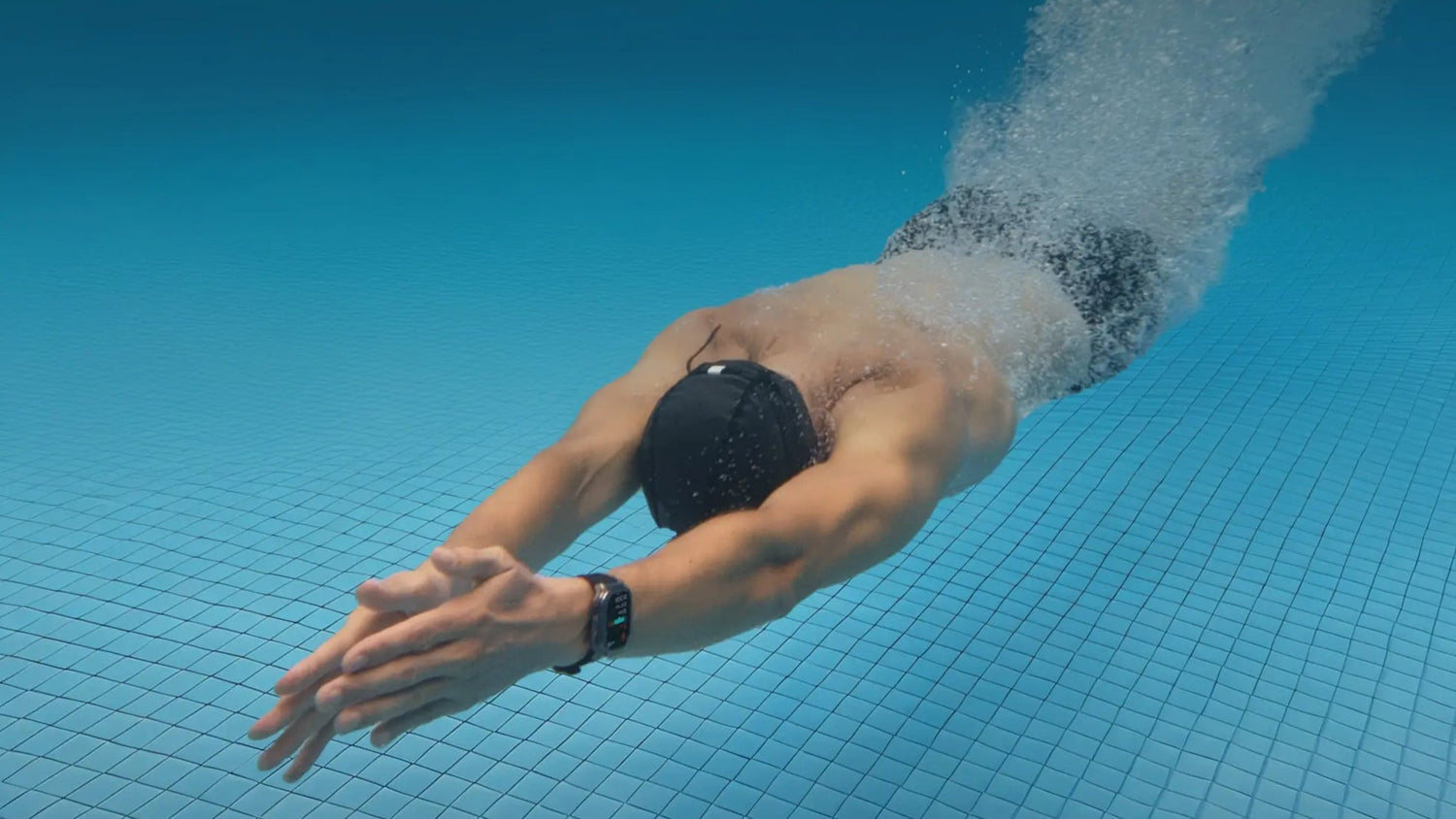 Touchscreen vs. Buttons: Why the Swimming Smartwatch Needs Physical Controls